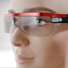 Pegatron VX6 VR 헤드셋을 사용하는 사람.