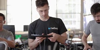 3M VHB 테이프에 대한 Nebia의 평가 동영상
