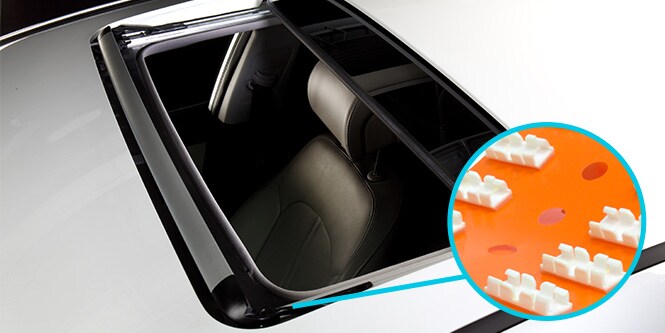 선루프의 자동차 루프 몰딩 홀 클립 방식