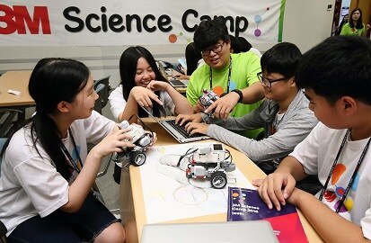 3M Gives Volunteers