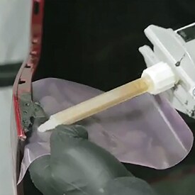 3M 슈퍼 패스트 수리접착제를 사용하여 작업